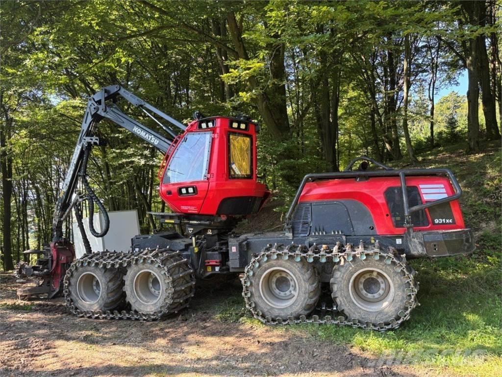 Komatsu 931 XC Betakarítók
