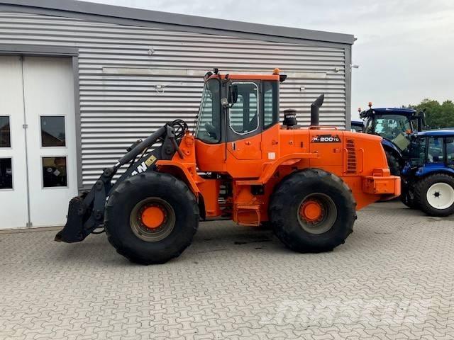 Doosan DL 200 TC Gumikerekes homlokrakodók