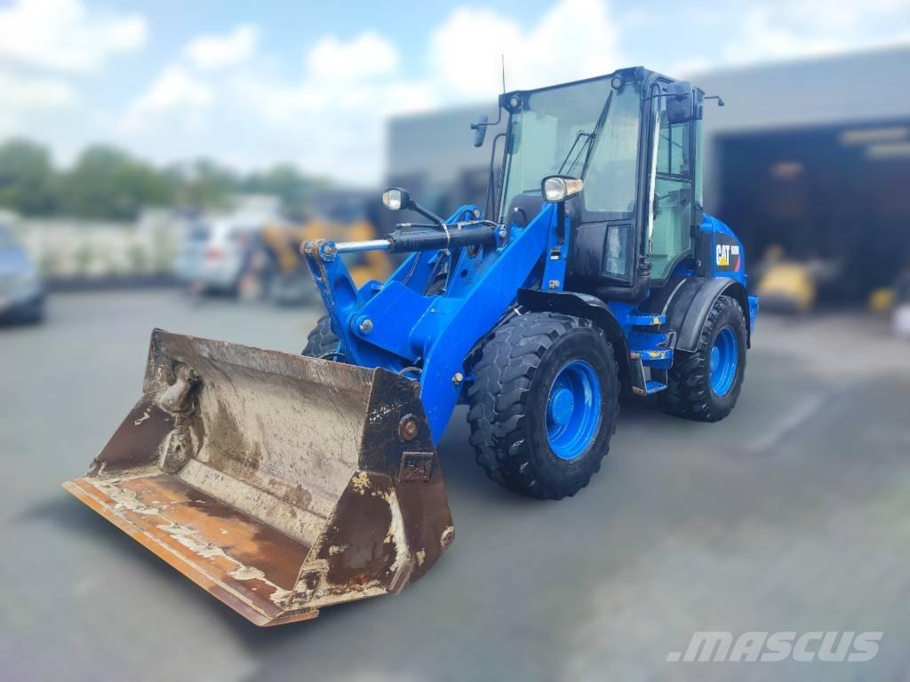 CAT 908 M Gumikerekes homlokrakodók