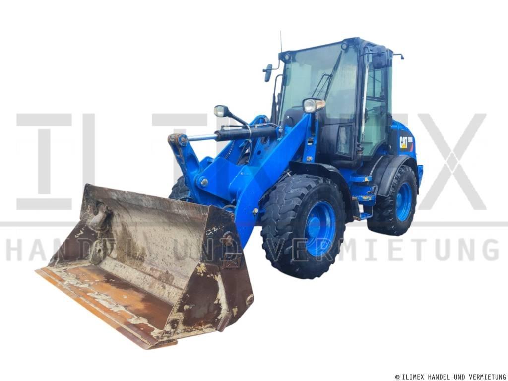 CAT 908 M Gumikerekes homlokrakodók