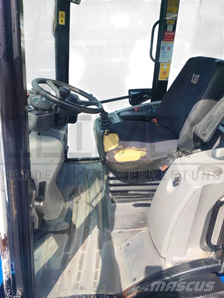 CAT 908 M Gumikerekes homlokrakodók