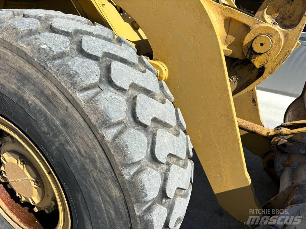 CAT 936 Gumikerekes homlokrakodók