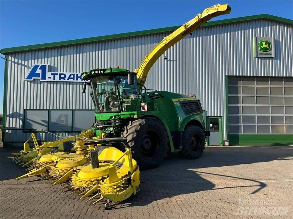 John Deere 8400i Szecskázók
