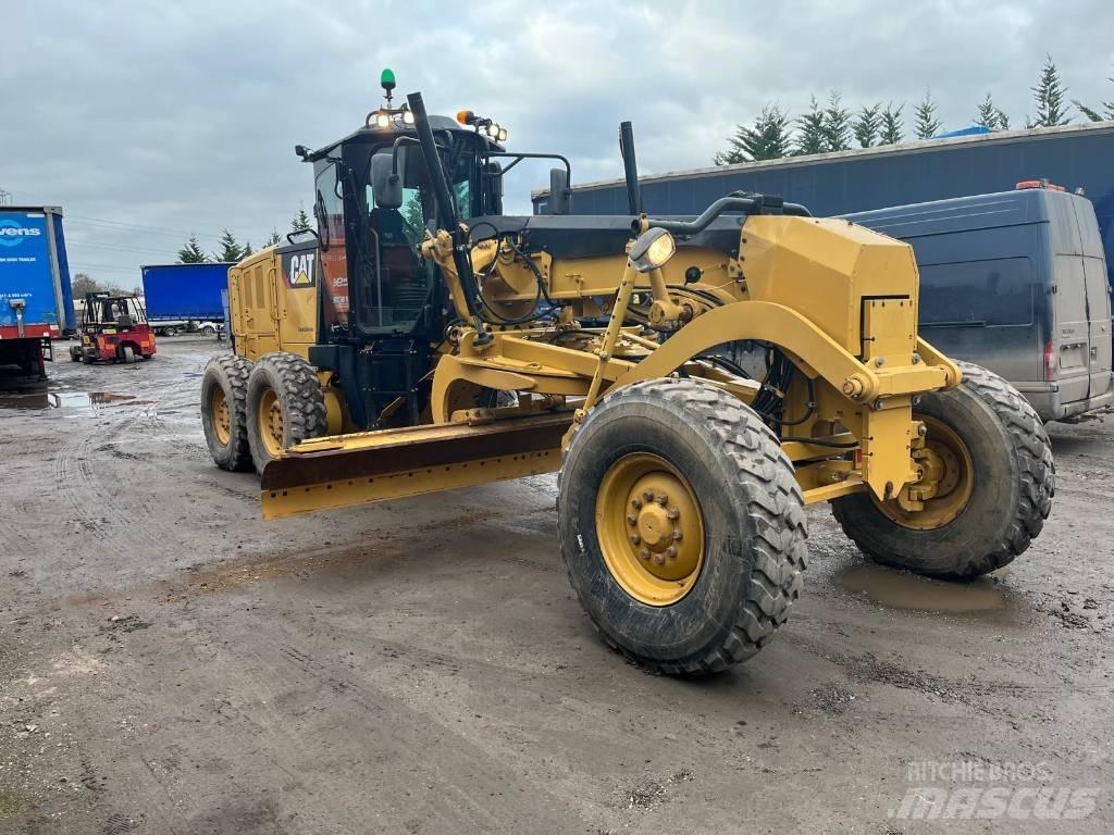 CAT 12 M 3 Gréderek