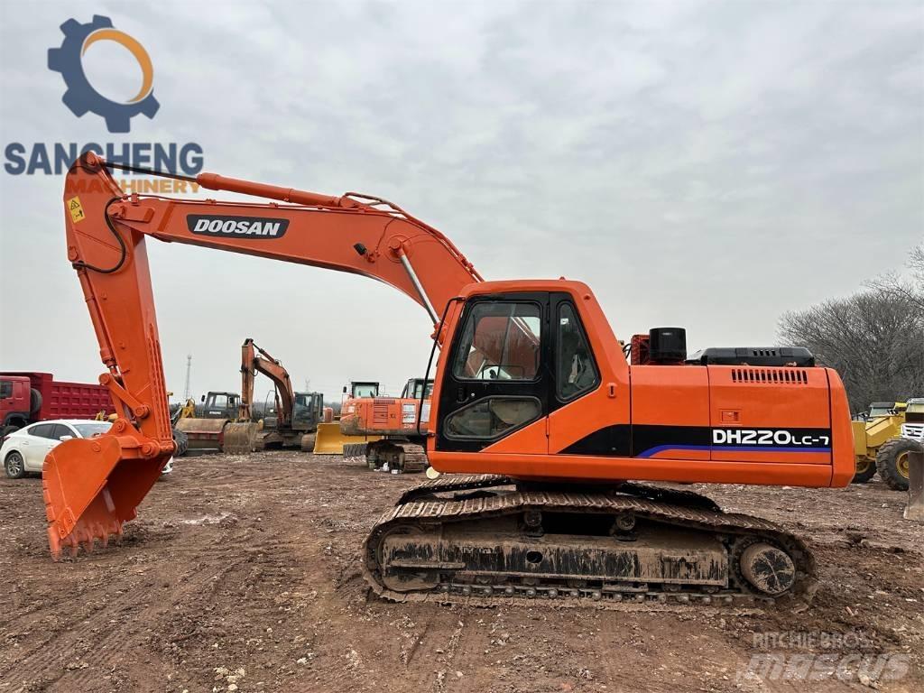 Doosan DX 220 Lánctalpas kotrók