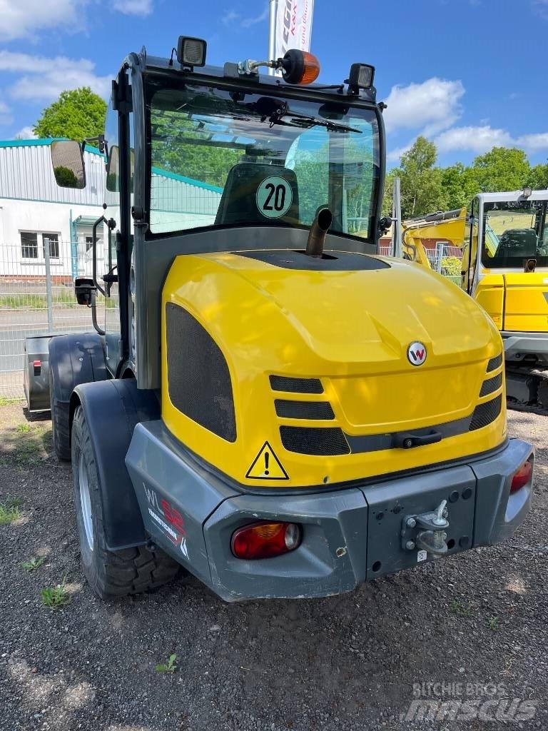 Wacker Neuson WL 52 Gumikerekes homlokrakodók