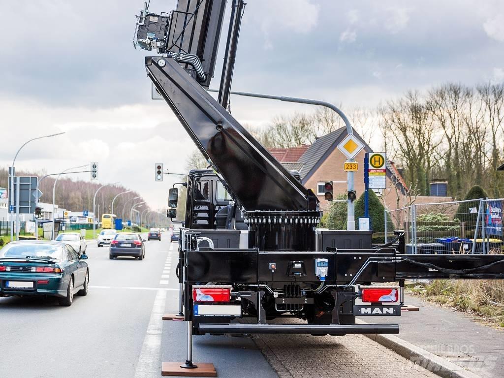 Böcker AK 37/4000 Terepdaruk