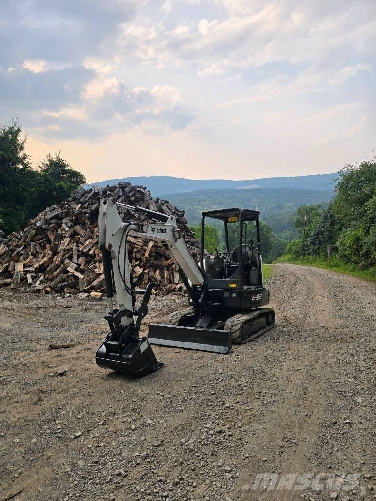 Bobcat E 32 Mini kotrók < 7t