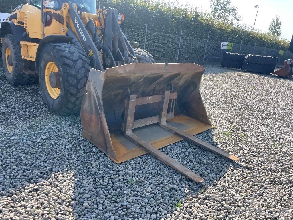Volvo BM L45 Gumikerekes homlokrakodók