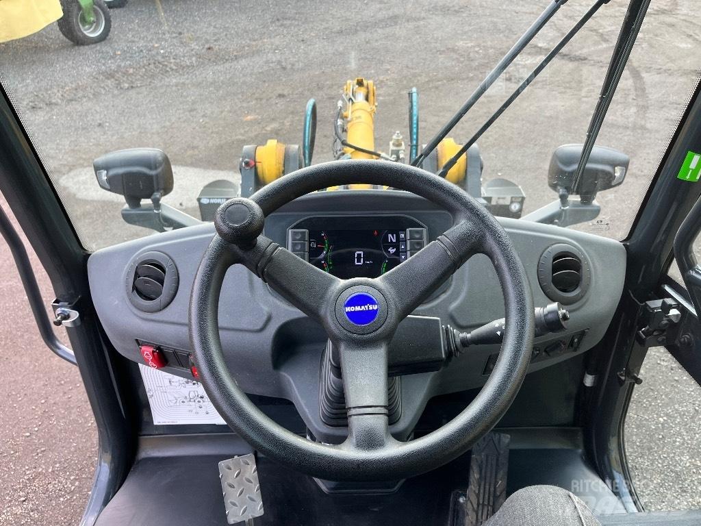 Komatsu WA80M-8 Gumikerekes homlokrakodók