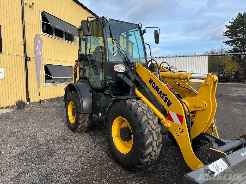 Komatsu WA80M-8 Gumikerekes homlokrakodók