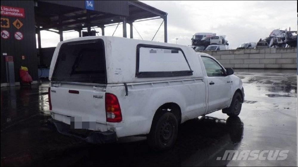 Toyota Hilux Kis teherszállító/Platós kocsi