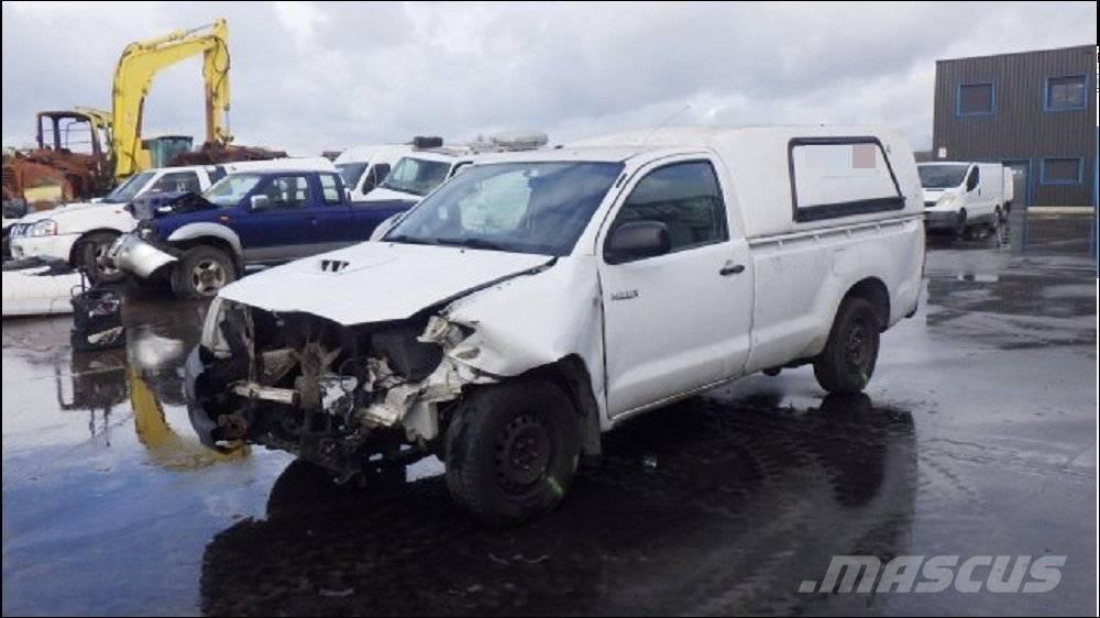 Toyota Hilux Kis teherszállító/Platós kocsi
