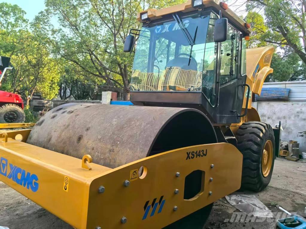 XCMG 142J Egydobos hengerek