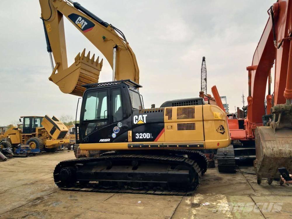 CAT 320D Lánctalpas kotrók