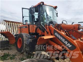Doosan DL 300-3 Gumikerekes homlokrakodók