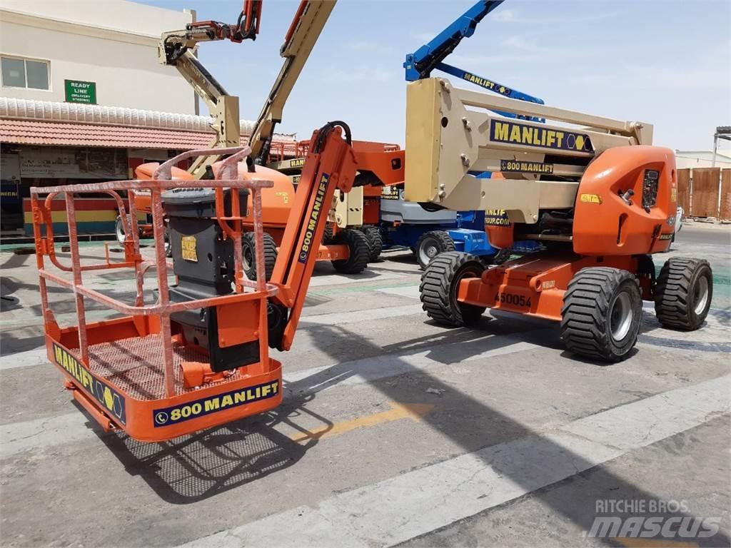 JLG 450AJ Karos emelők