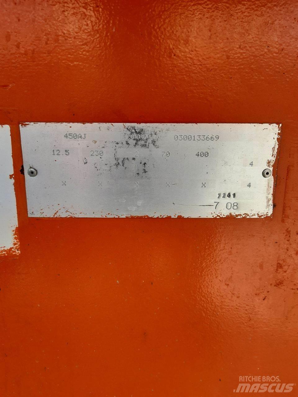JLG 450AJ Karos emelők