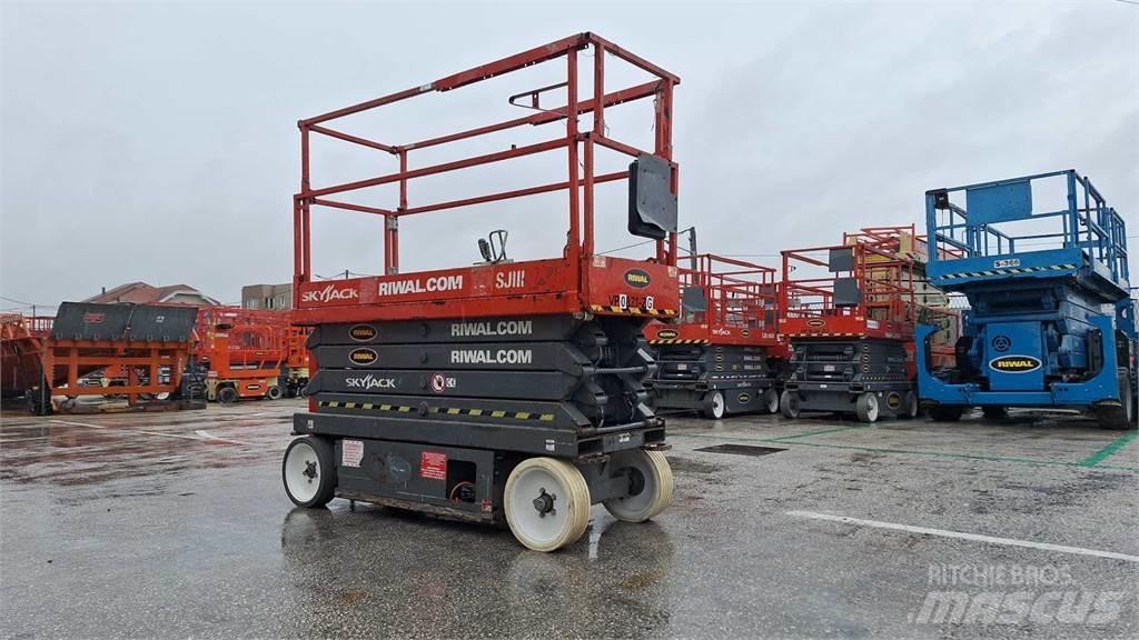 SkyJack SJIII3226 Ollós emelők