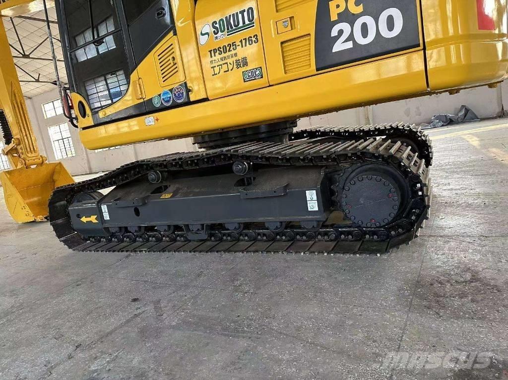 Komatsu PC 200-8 Lánctalpas kotrók