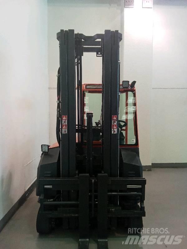 Combilift C 3000CBE Elektromos targoncák