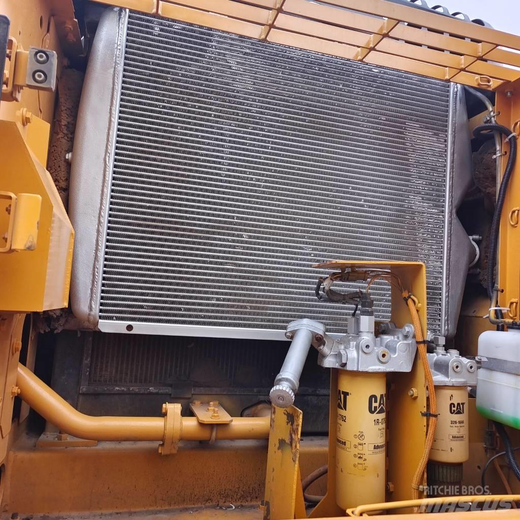 CAT 330 D Lánctalpas kotrók