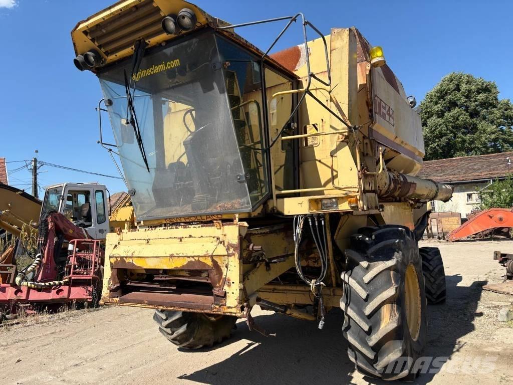 New Holland TF 44 Kombájnok