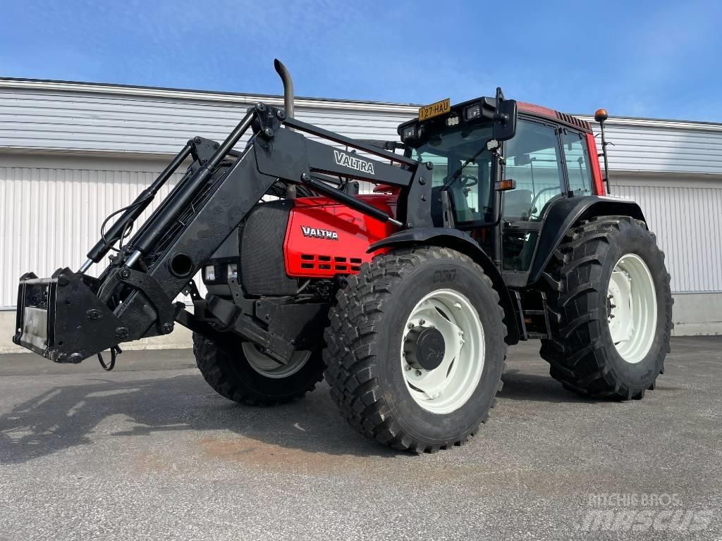 Valtra X 120 Traktorok