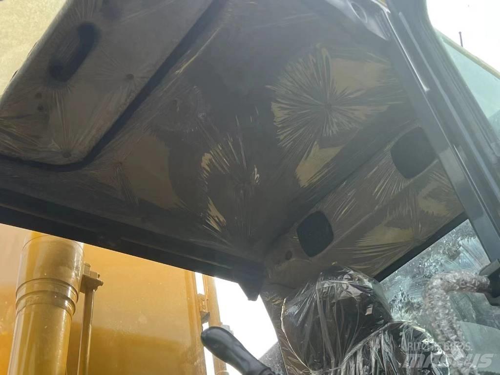 Komatsu PC 200 Közepes (midi) kotrók 7 t - 12 t