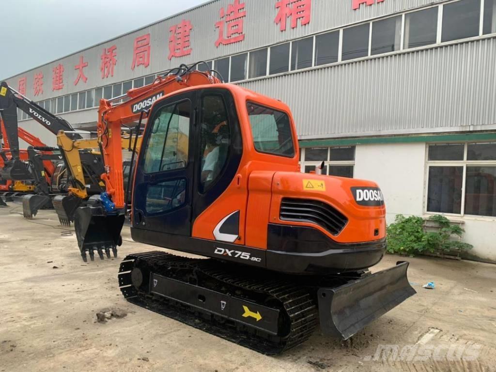 Doosan DX 75-9 C Közepes (midi) kotrók 7 t - 12 t
