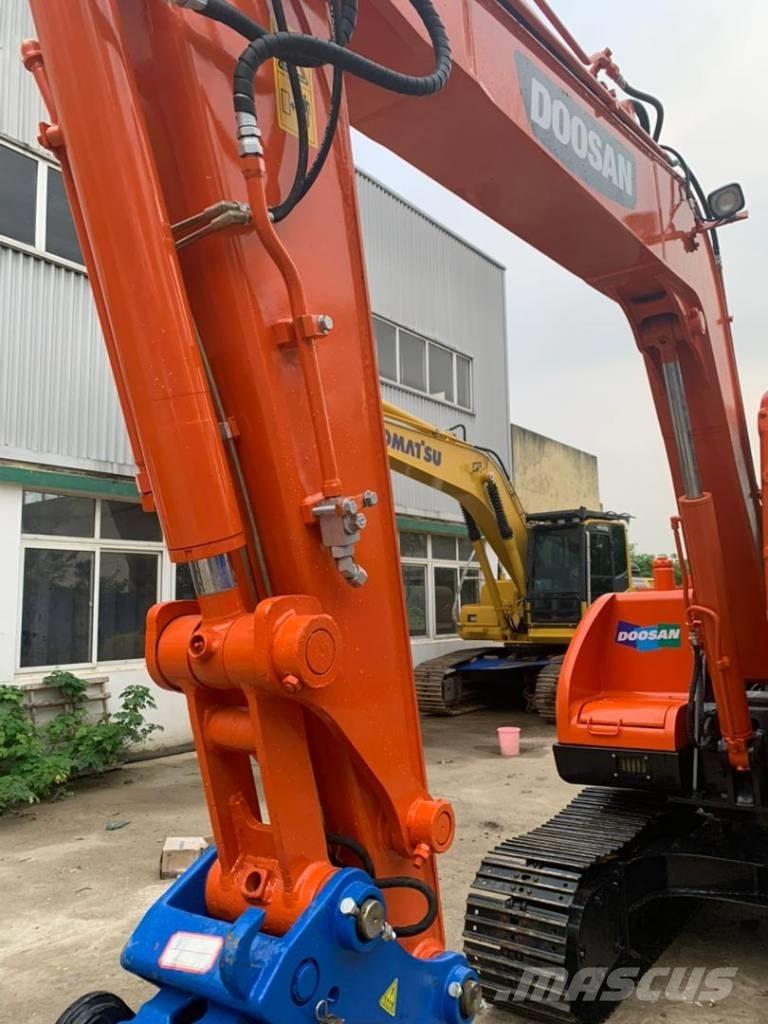 Doosan DX 75-9 C Közepes (midi) kotrók 7 t - 12 t