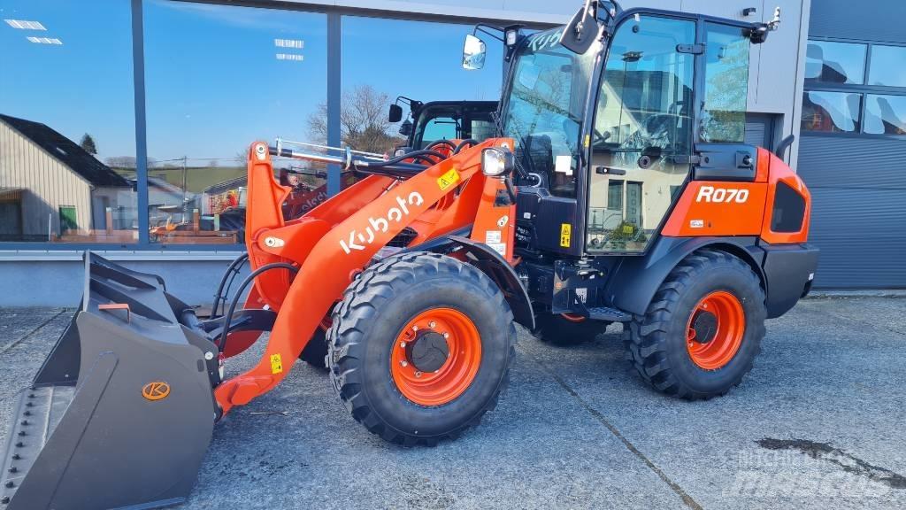 Kubota R 070 Gumikerekes homlokrakodók