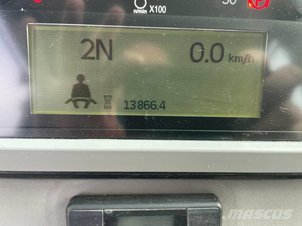 CAT 980 M Gumikerekes homlokrakodók
