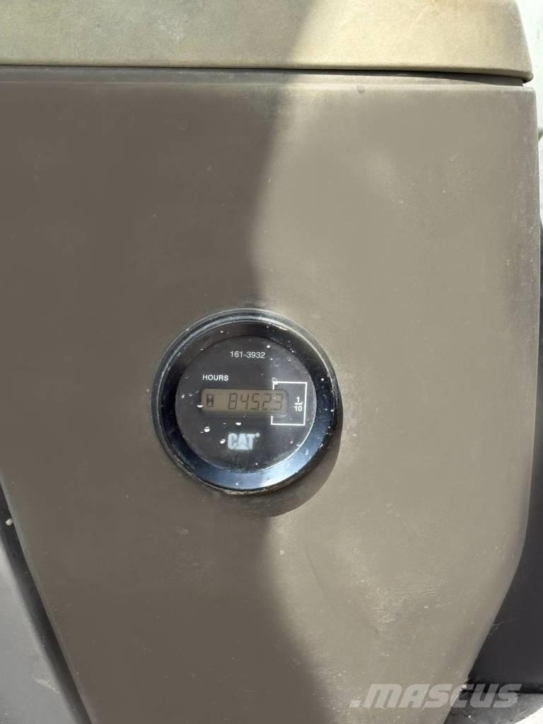 CAT 320 D L Lánctalpas kotrók