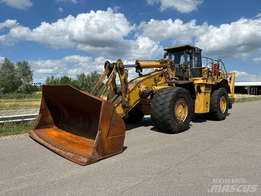 CAT 988H Gumikerekes homlokrakodók
