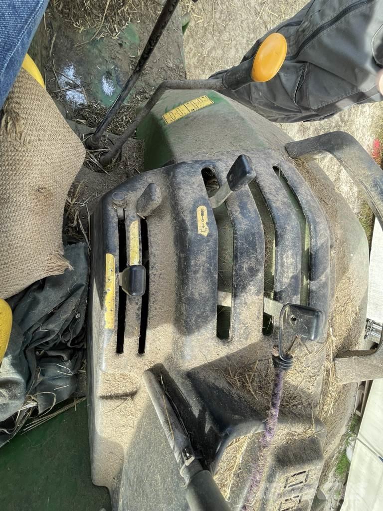 John Deere 5215 Traktorok