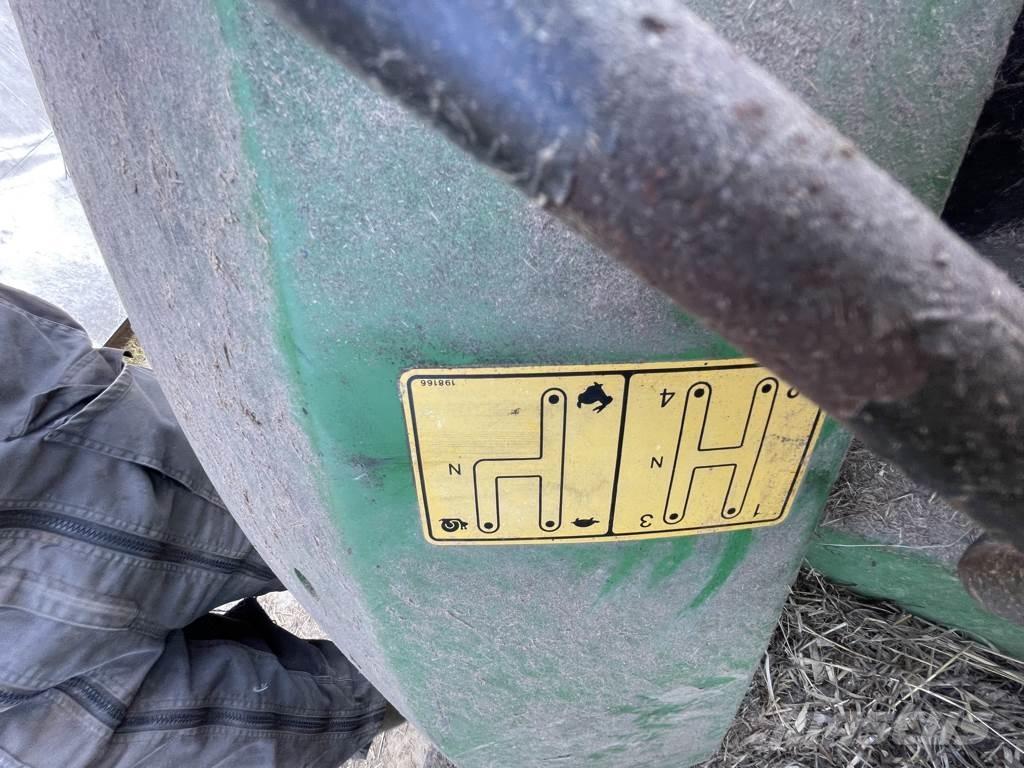 John Deere 5215 Traktorok