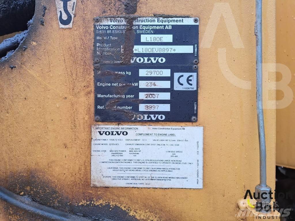 Volvo L 180 E Gumikerekes homlokrakodók