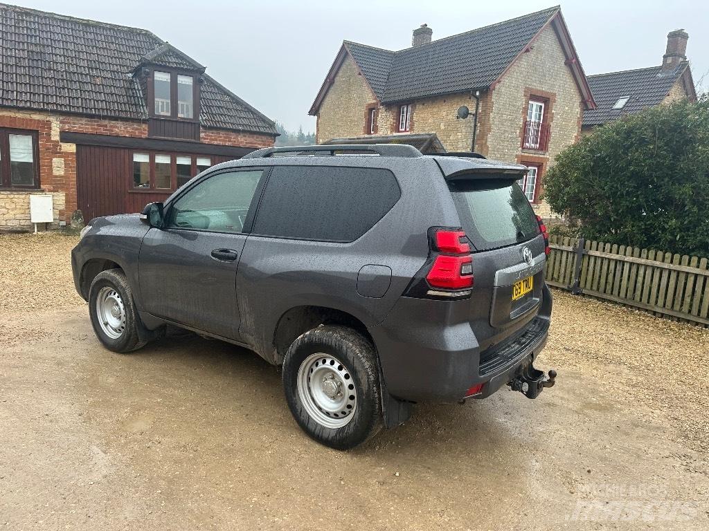 Toyota Landcruiser Kis teherszállító/Platós kocsi