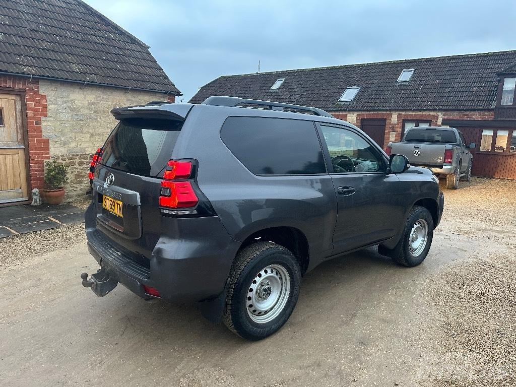 Toyota Landcruiser Kis teherszállító/Platós kocsi