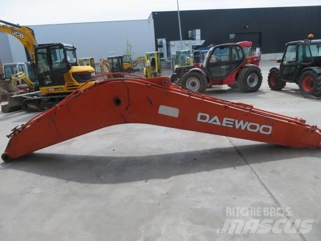 Daewoo DX 225 LC Alváz és felfüggesztés