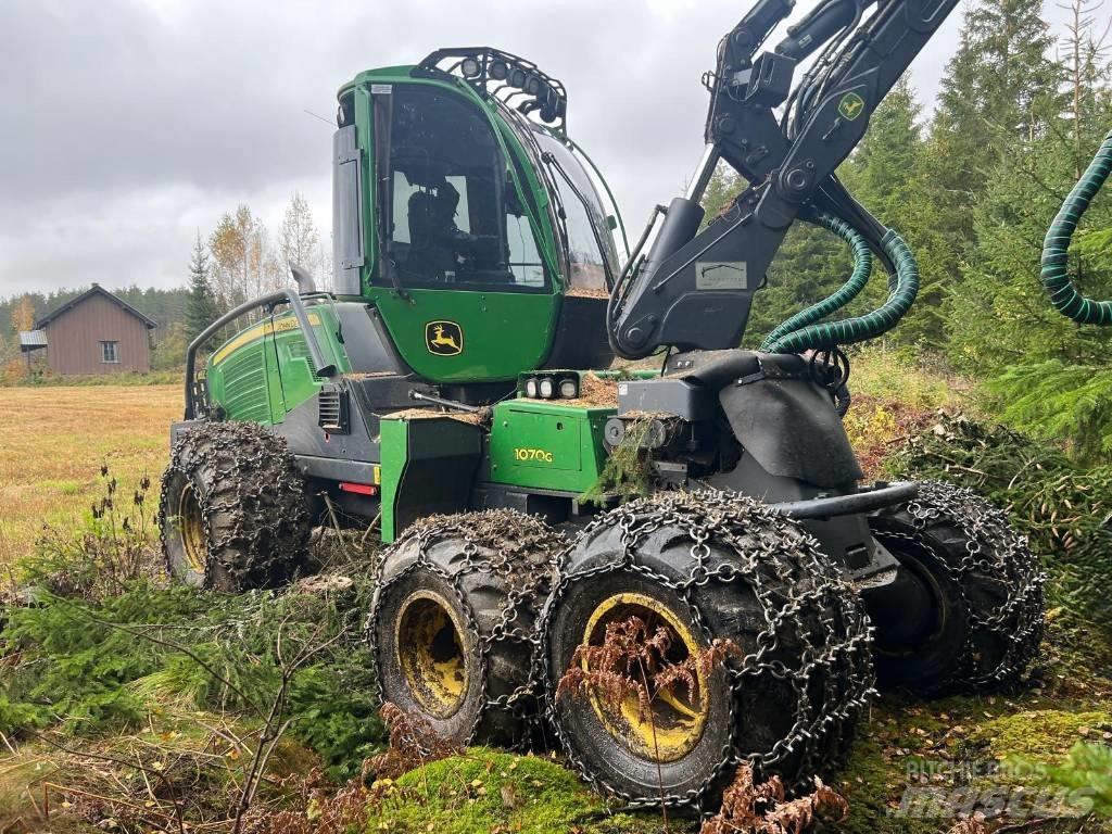 John Deere 1070G Betakarítók