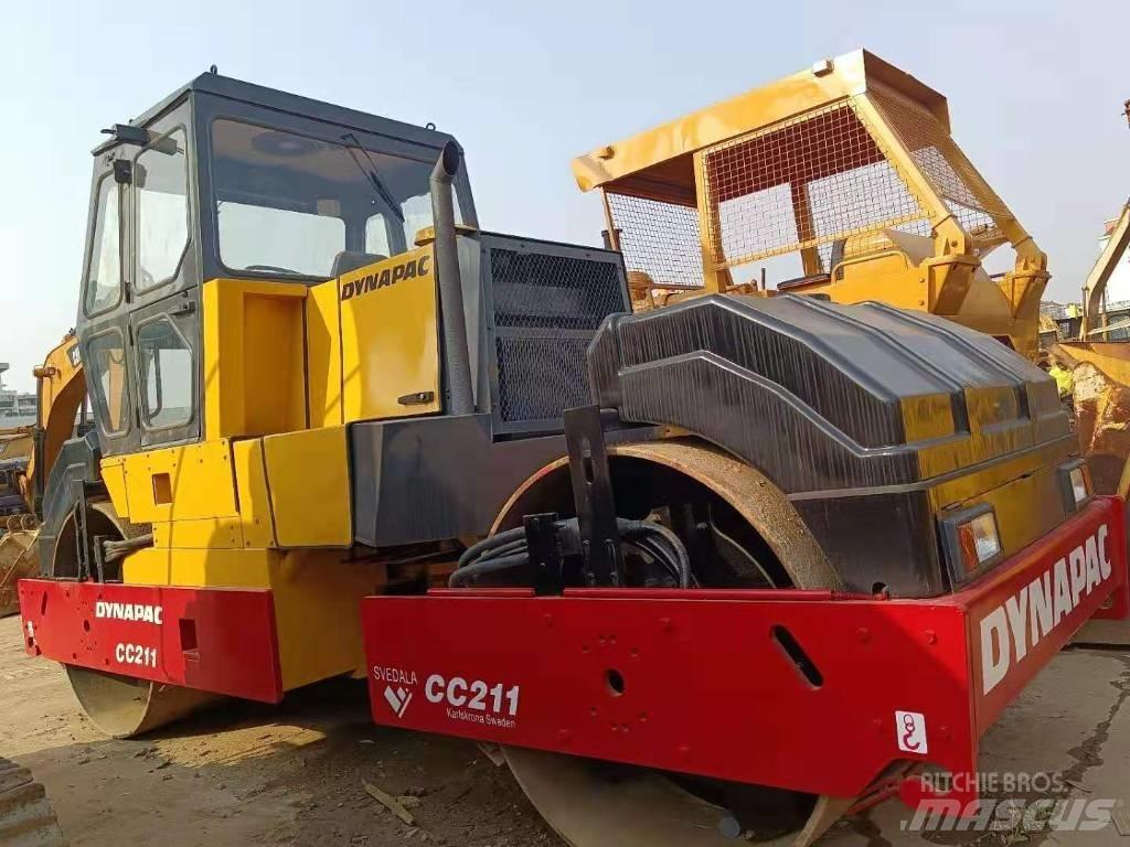 Dynapac CC 211 Ikerdobos hengerek