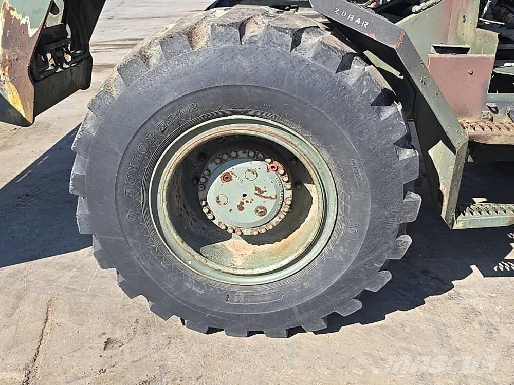 Ahlmann AS 12 B Gumikerekes homlokrakodók