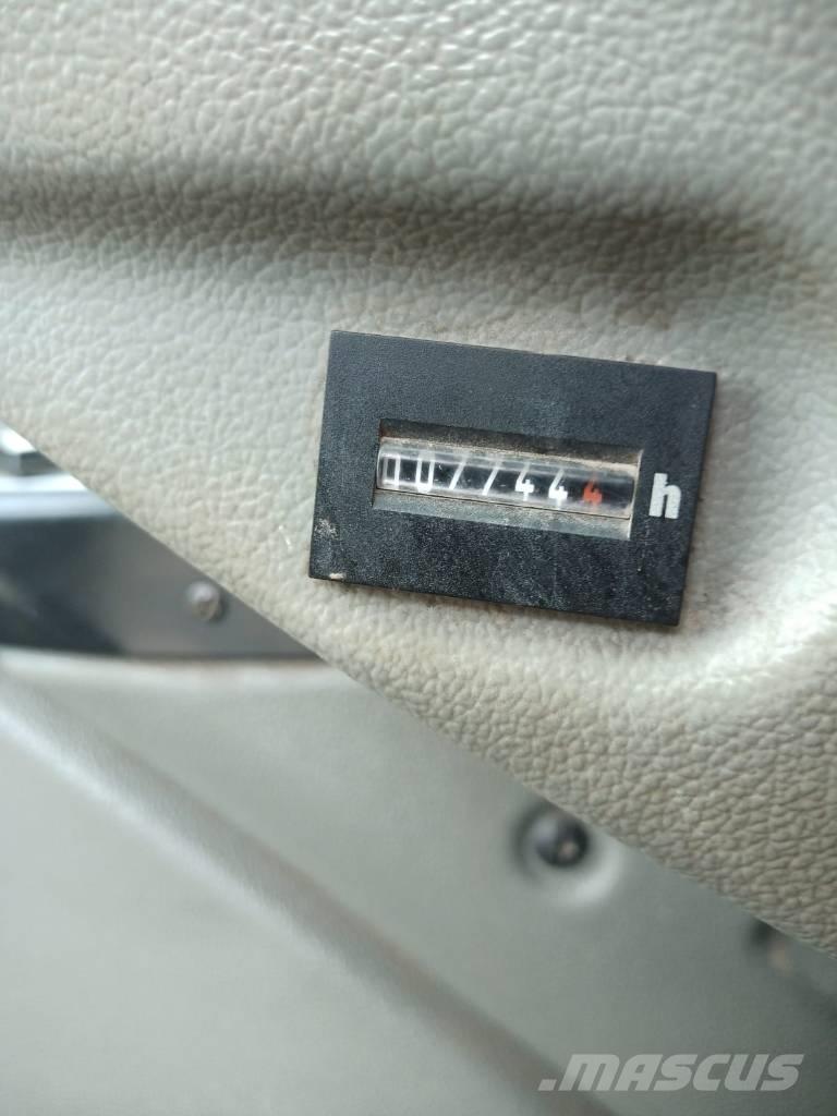 Liebherr A 924 Gumikerekes kotrók