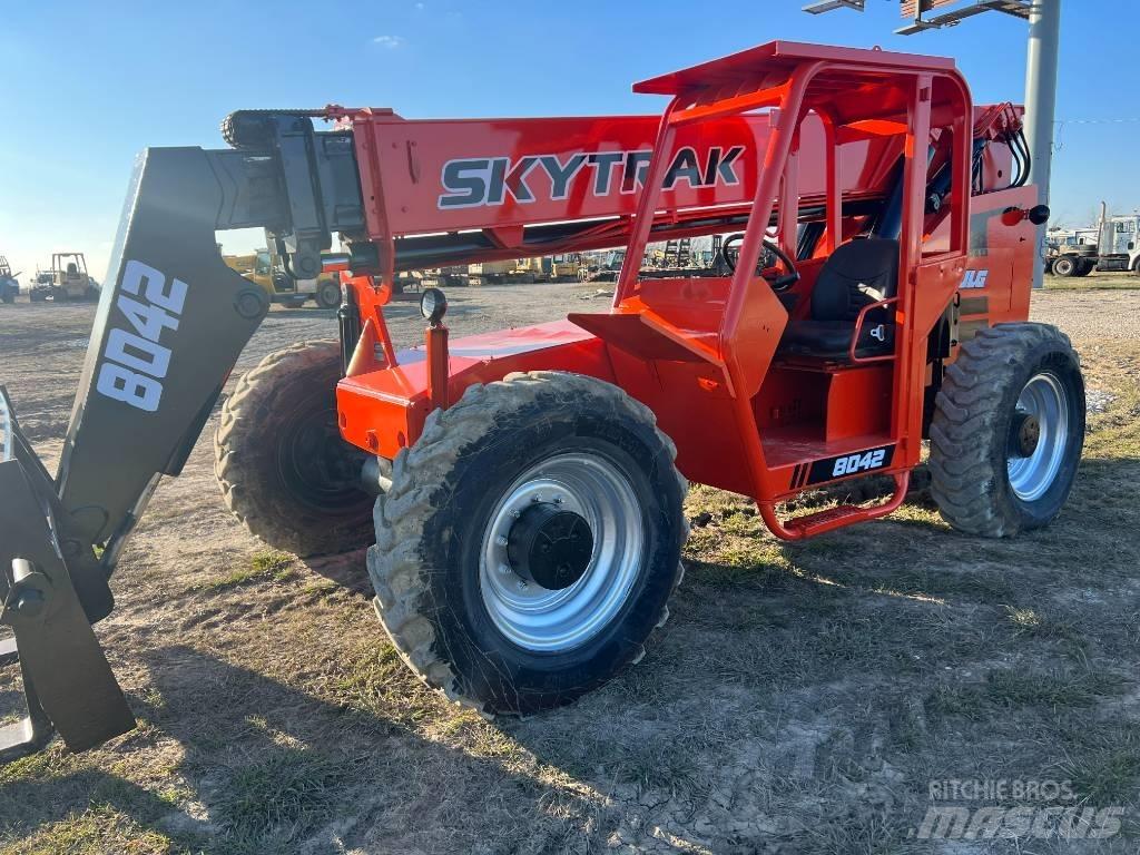 SkyTrak 8042 Teleszkópos rakodók