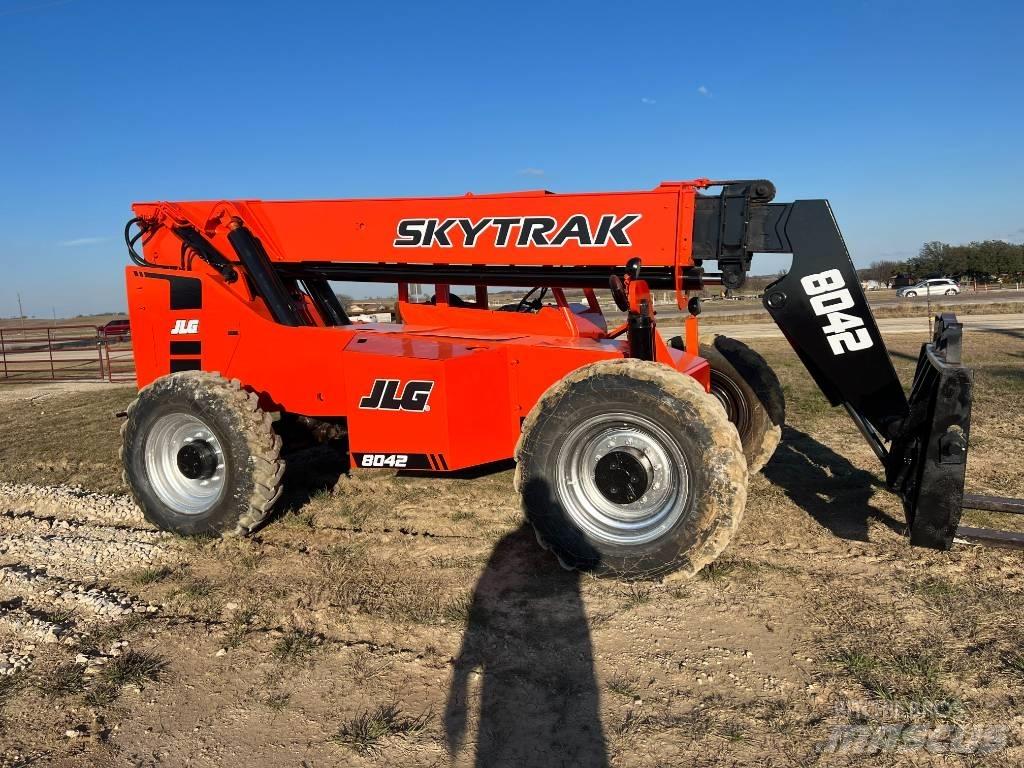 SkyTrak 8042 Teleszkópos rakodók