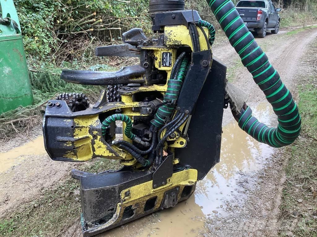 John Deere 1170 E Betakarítók