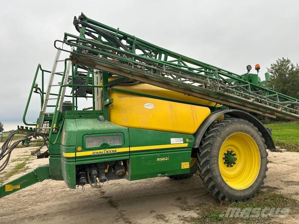 John Deere R 962 i Vontatott trágyaszórók