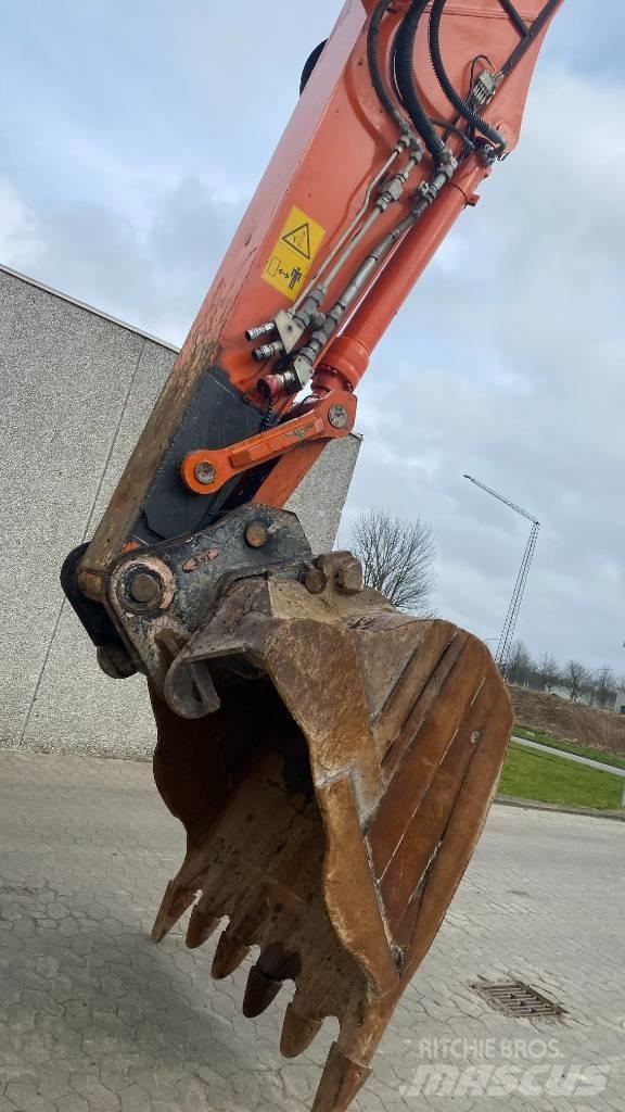 Hitachi ZX 300 LC-6 Lánctalpas kotrók